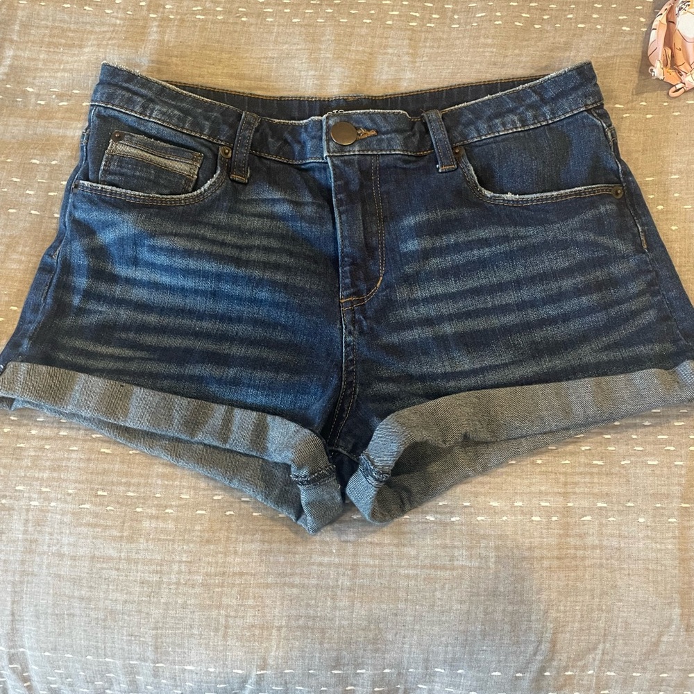 STS blue denim shorts